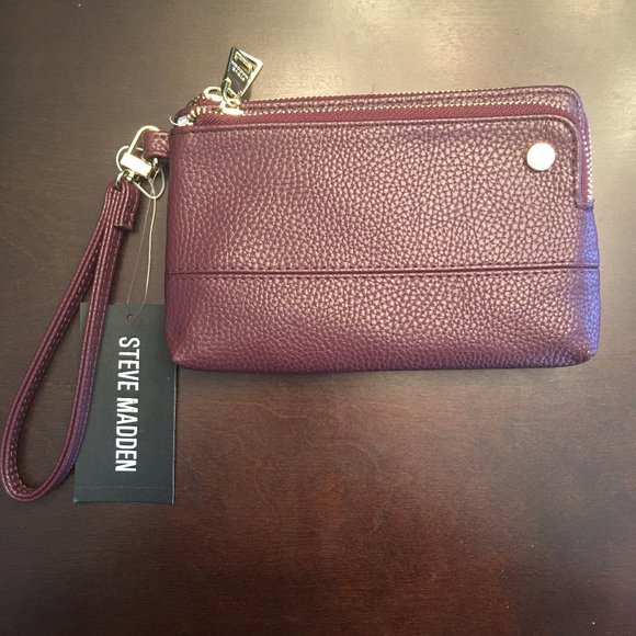 Steve Madden Handbags - Steve Madden Wristlet
